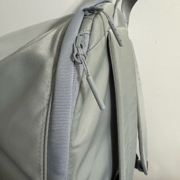 lululemon athletica Gray Backpack - Picture 4 of 6
